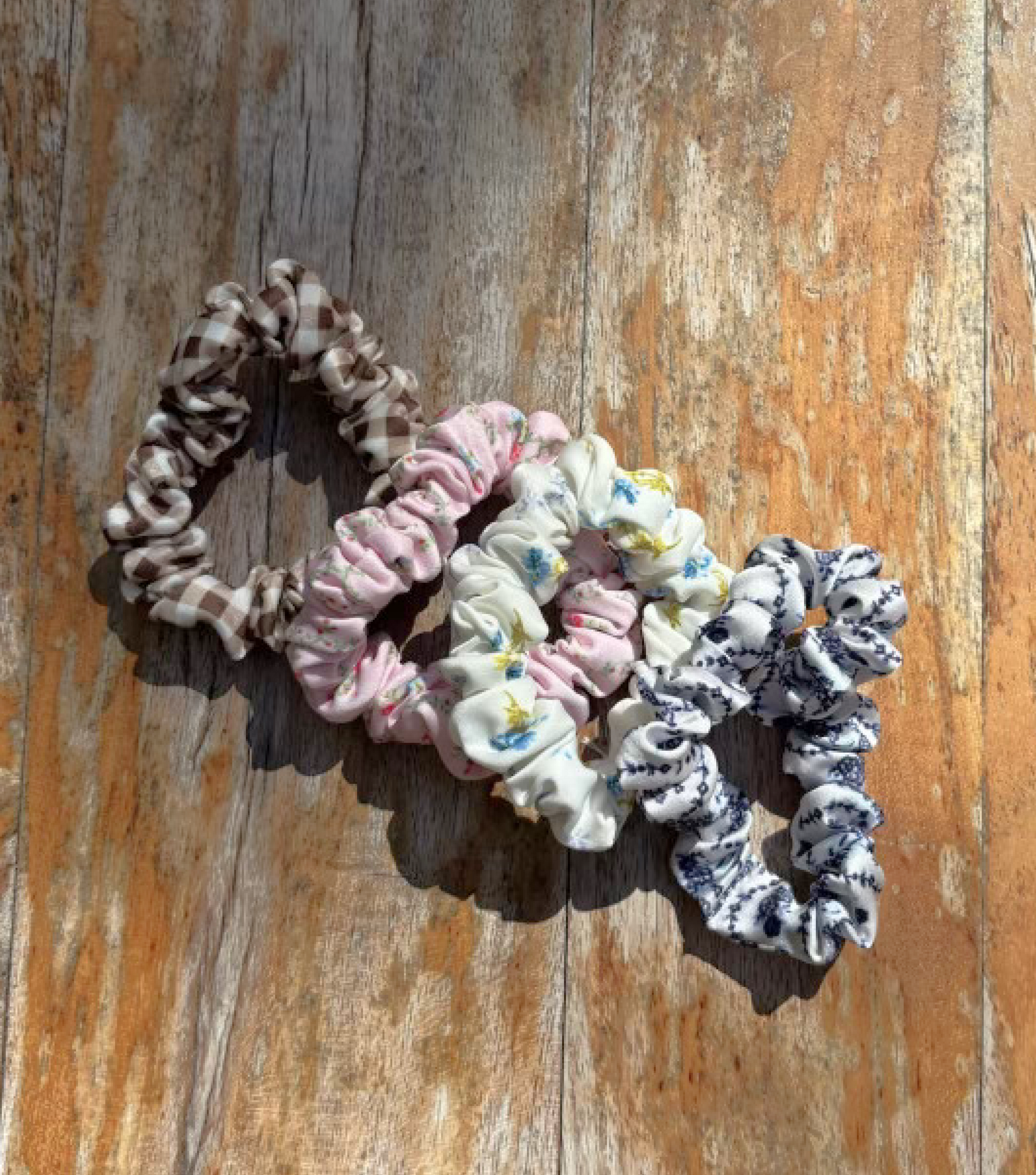 Hill House x Wet Brush Satin Scrunchies Set